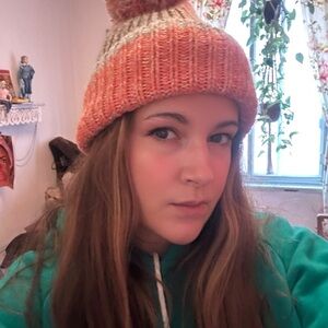 Cozy Main Character Aritzia Orange and Cream Knit Beanie Toque with Pom Pom